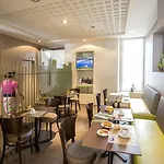 Hotell Cit'hotel De La Marne 2*