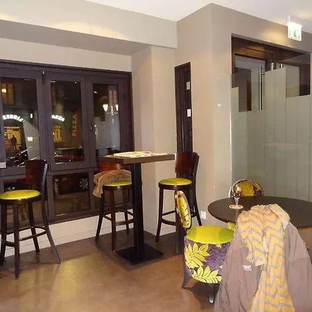 מלון Cit'hotel De La Marne טרבה