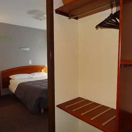 Cit'hotel De La Marne فندق تارْب