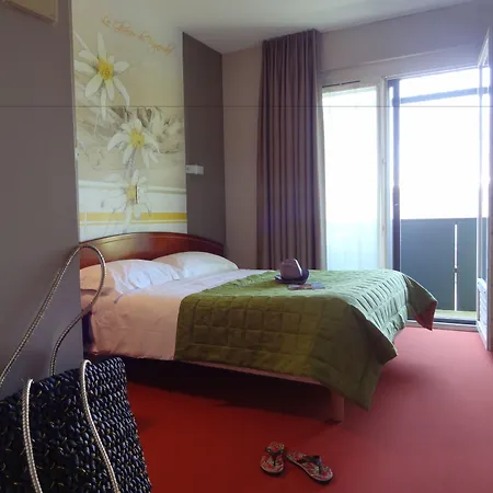 Cit'hotel De La Marne فندق تارْب