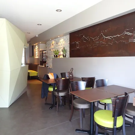 فندق Cit'hotel De La Marne 2*