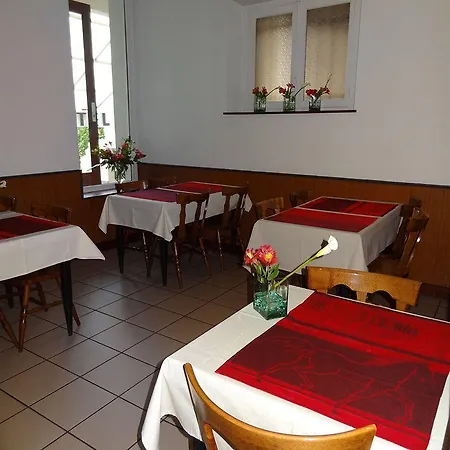 Cit'hotel De La Marne מלון טרבה