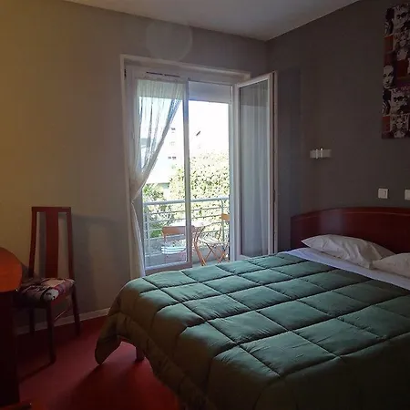 Cit'hotel De La Marne 2* טרבה