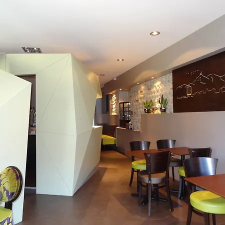 מלון Cit'hotel De La Marne טרבה