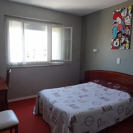 מלון Cit'hotel De La Marne 2*