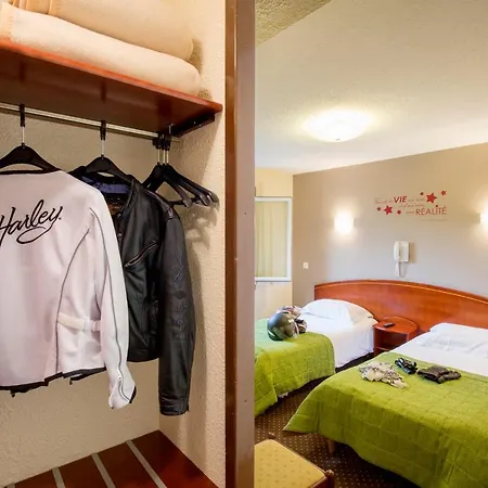 Cit'hotel De La Marne 2* טרבה