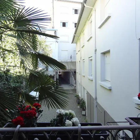 فندق Cit'hotel De La Marne 2*